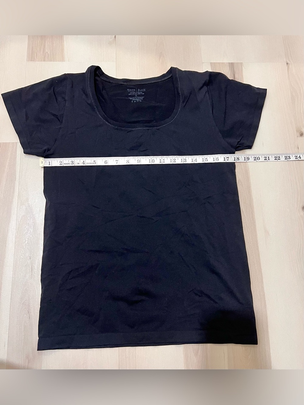 White House Black Market Women XL Black Seamless Short Sleeve Tee T-shirt - Picture 6 of 7